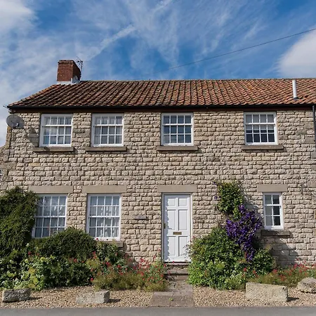 Holiday home Levisham *